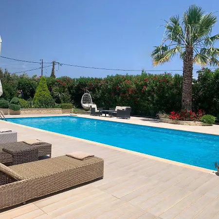 Villa Ekos - *